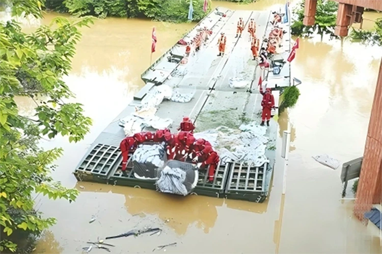 Ponte rapidamente posizionato